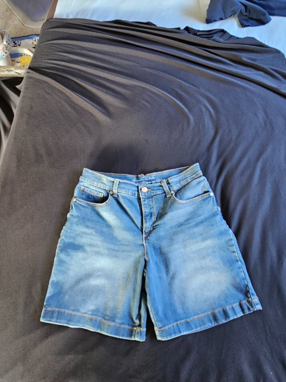 long length Gloria Vanderbilt Amanda denim shorts